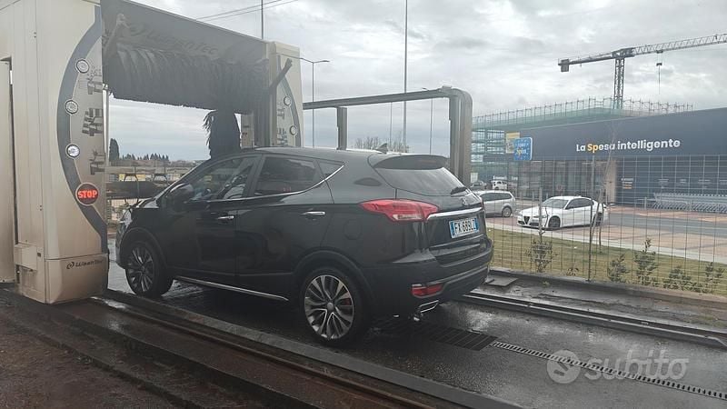 Nero Usata 2019 DR DR4 SUV | 10.000 € (Buon prezzo) - Immagine 1/4