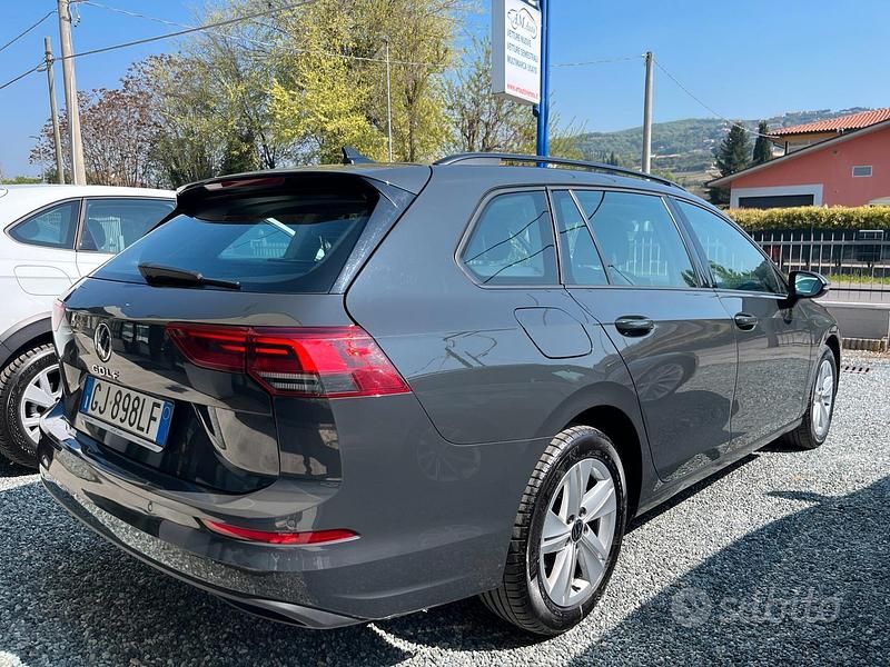 Usata VW Golf VIII 115 CV (84 kW) 2022 Grigio Station wagon