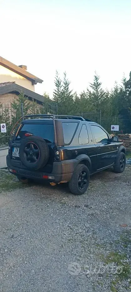 Usata Land Rover Freelander 111 CV (81 kW) 2002 Nero SUV
