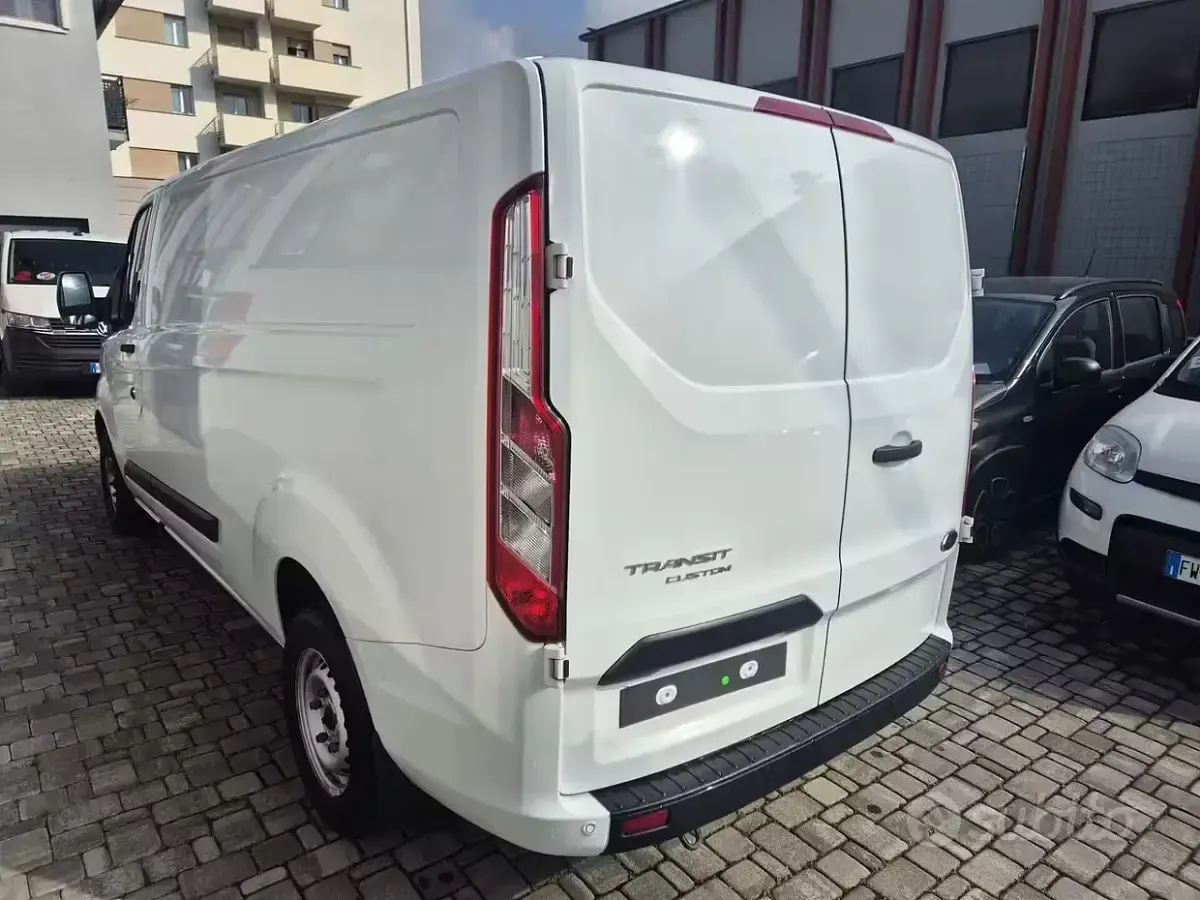 Usata Ford 300 Trend 130 CV (95 kW) 2020 Bianco Berlina
