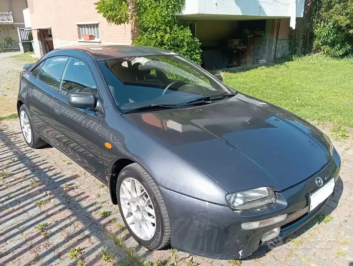 Usata Mazda 323F 144 CV (105 kW) 1998 Grigio Berlina
