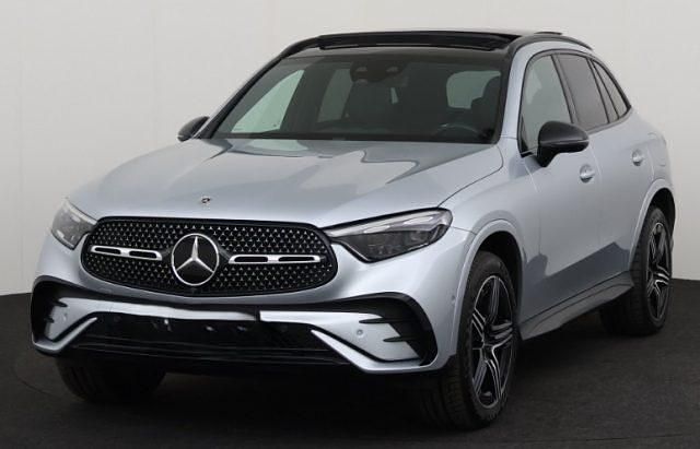 Usata Mercedes GLC300e AMG 245 CV (180 kW) 2023 Grigio SUV