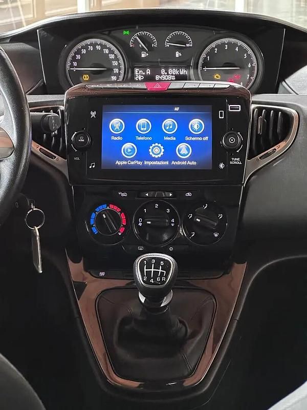 Usata Lancia Ypsilon Silver 69 CV (50 kW) 2023 Nero Utilitaria