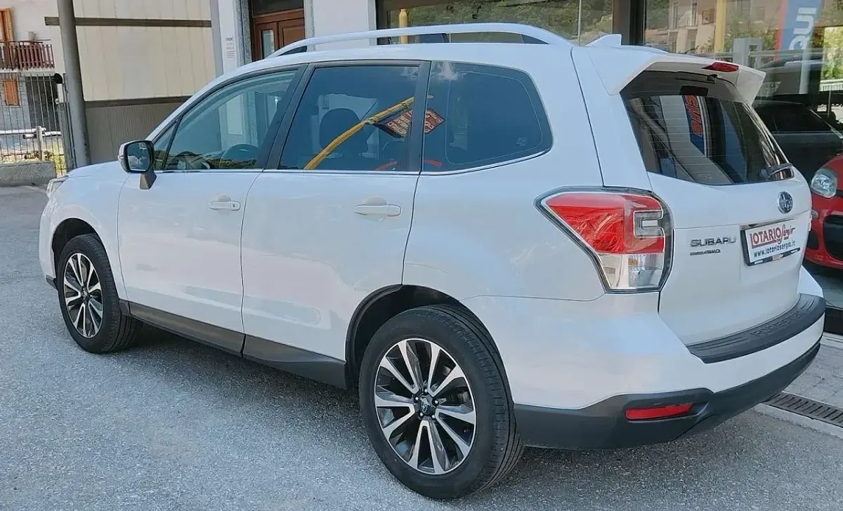 Usata Subaru Forester Sport 147 CV (108 kW) 2017 Bianco SUV