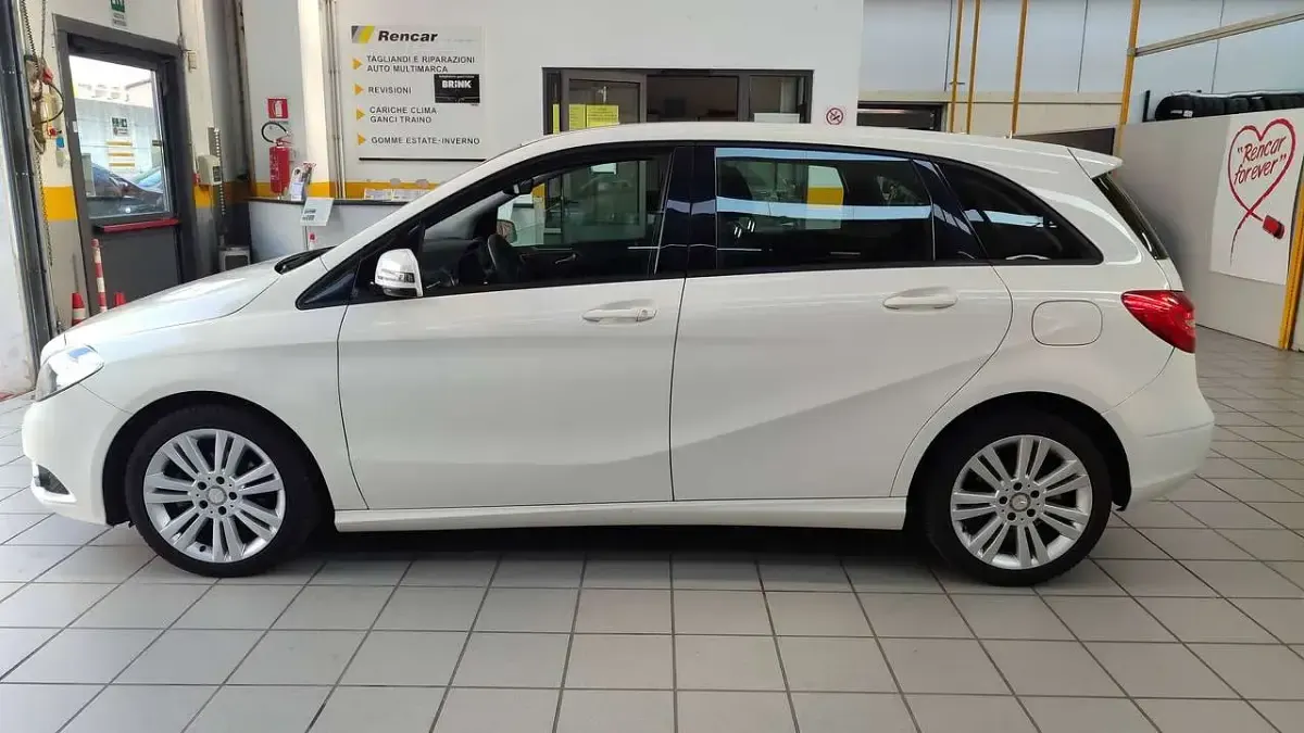 Usata Mercedes B180 Executive 109 CV (80 kW) 2014 Bianco Utilitaria