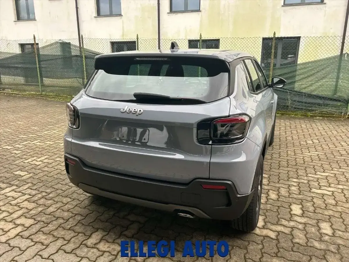 Nuova Jeep Avenger Longitude 101 CV (74 kW) 2026 Grigio SUV
