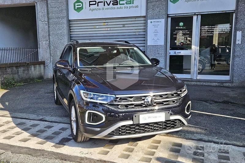 Usata VW T-Roc Life 110 CV (80 kW) 2022 Nero SUV