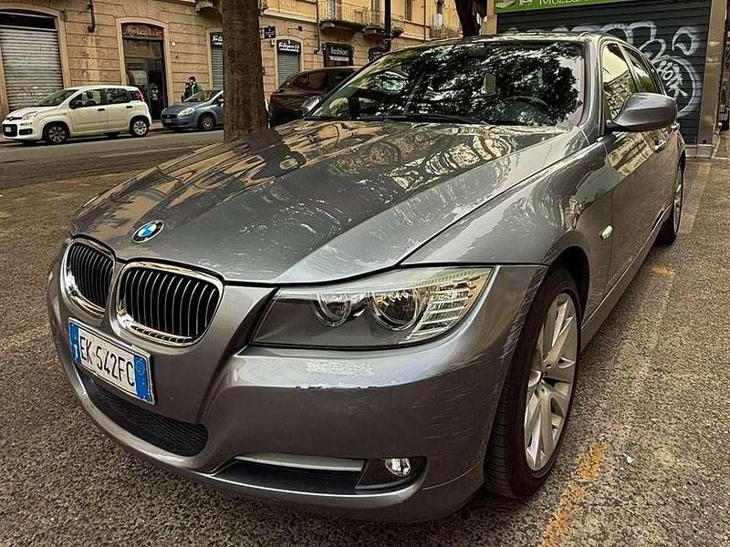 Usata BMW 318 143 CV (105 kW) 2011 Grigio Station wagon