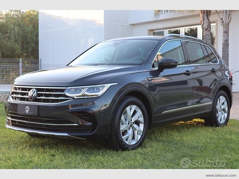 Usata VW Tiguan Elegance 150 CV (110 kW) 2023 Grigio SUV