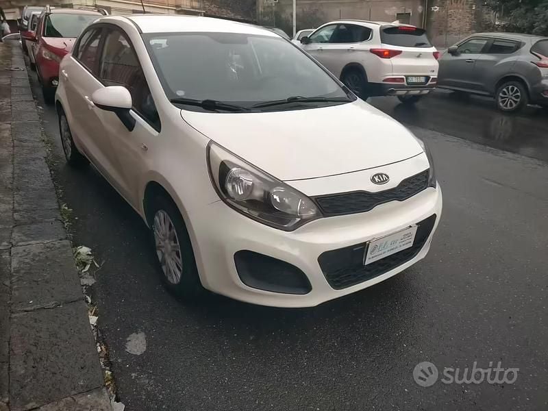 Usata Kia Rio EX 75 CV (55 kW) 2012 Bianco Berlina
