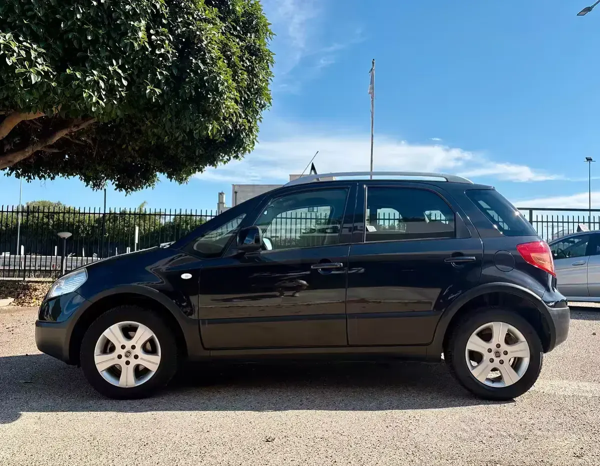 Usata Fiat Sedici Emotion 120 CV (88 kW) 2008 Nero SUV