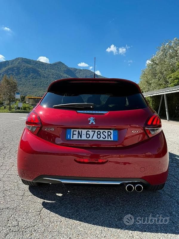 Usata Peugeot 208 GTi 208 CV (152 kW) 2018 Rosso Utilitaria
