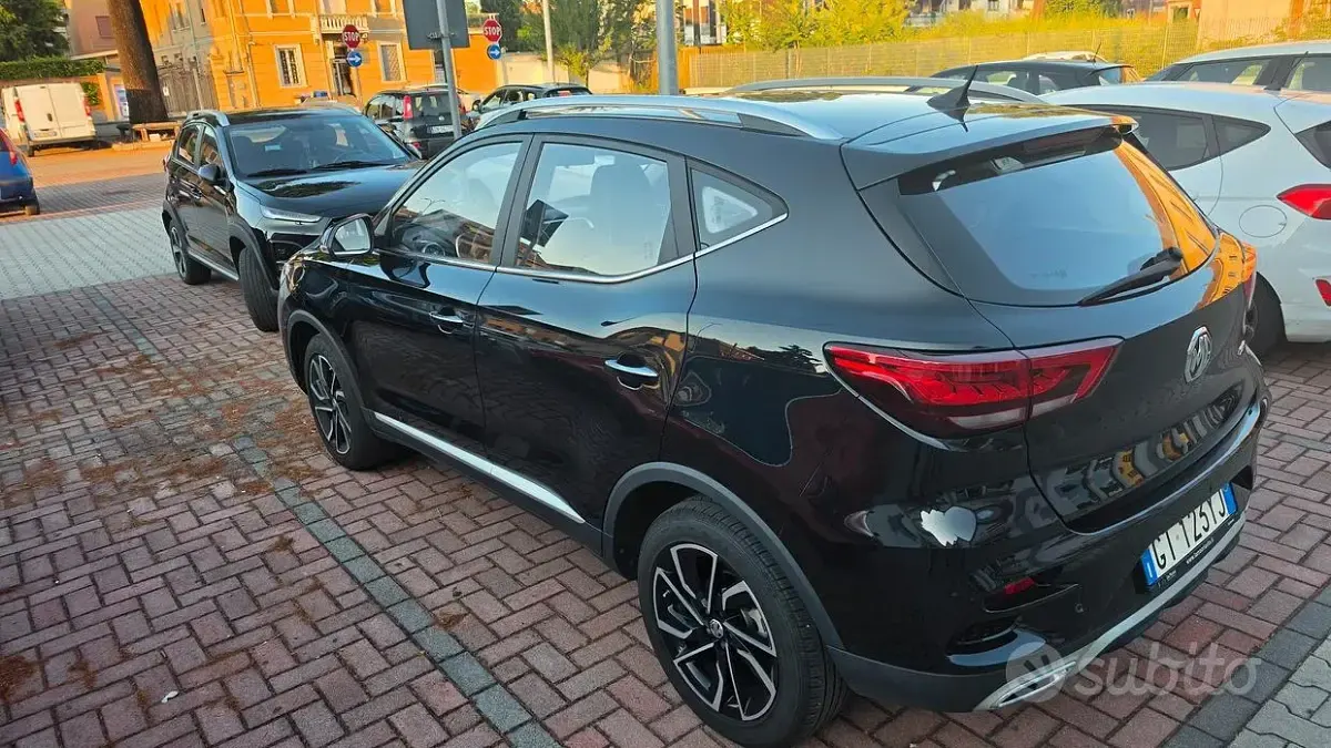 Usata MG ZS Luxury 106 CV (77 kW) 2024 Nero SUV