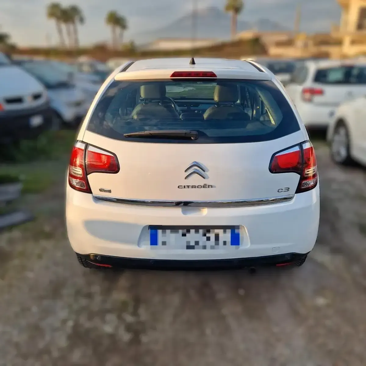 Begagnad Citroën C3 Exclusive 68 HK (50 kW) 2014 Vit Sedan