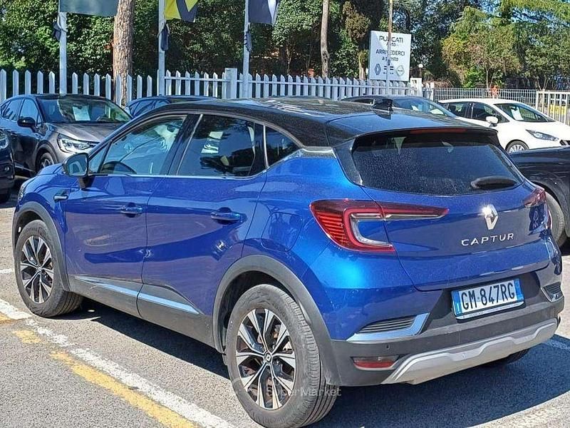 Usata Renault Captur Techno 92 CV (67 kW) 2023 Blu iron SUV