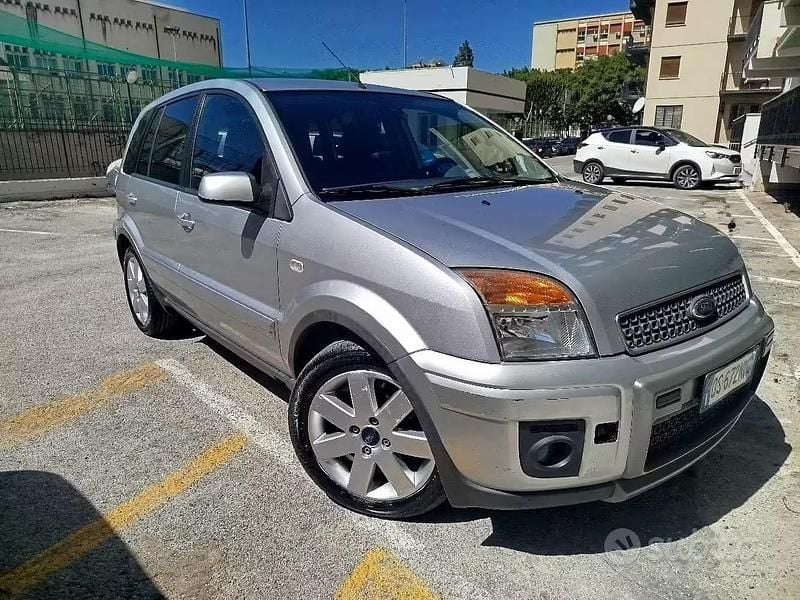 Usata Ford Fusion Titanium 90 CV (66 kW) 2008 Grigio Utilitaria