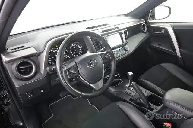 Usata Toyota RAV4 Hybrid Business Edition 155 CV (114 kW) 2017 Blu SUV
