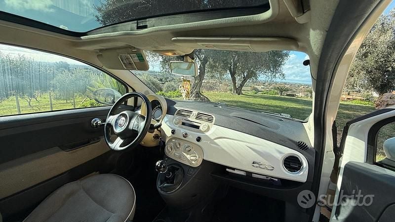 Usata Fiat 500 Lounge 75 CV (55 kW) 2009 Bianco Utilitaria