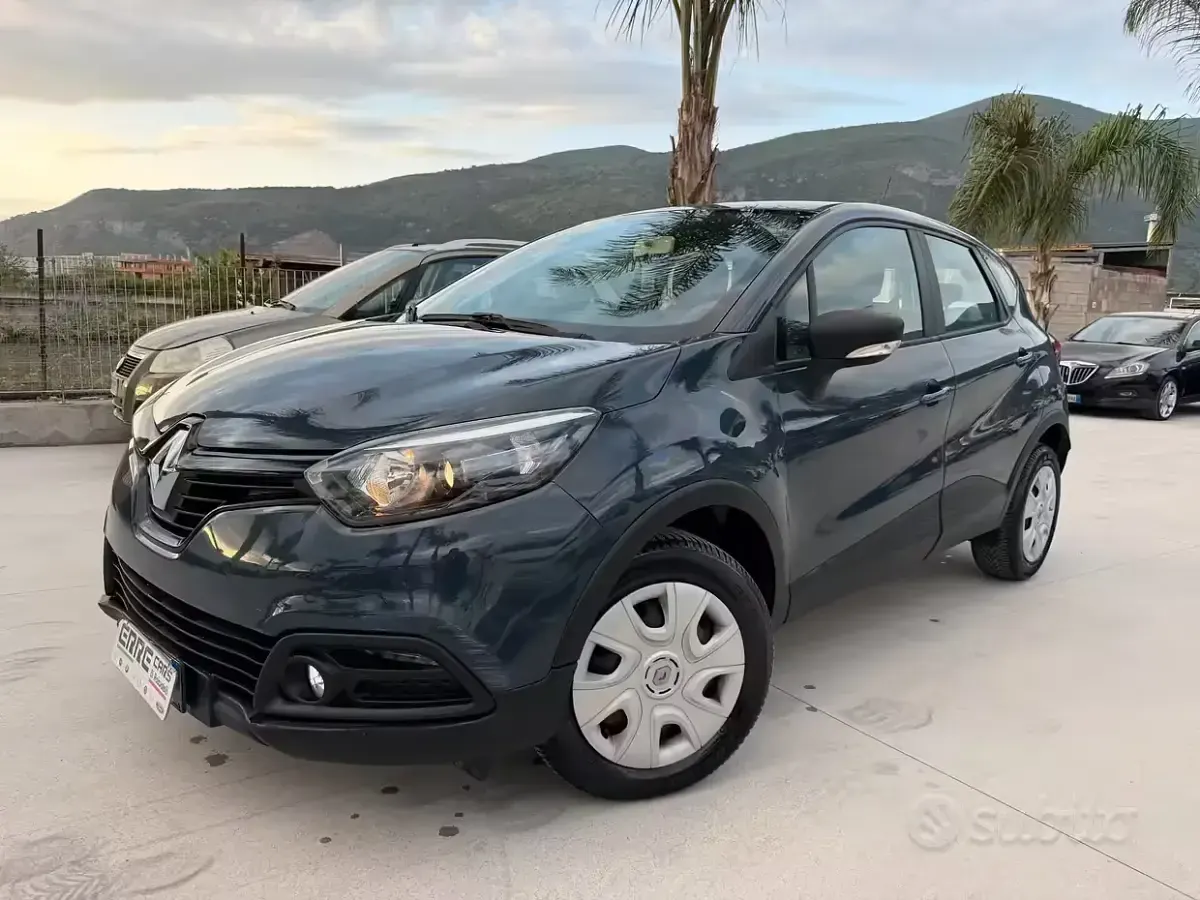 Usata Renault Captur 90 CV (66 kW) 2017 Blu SUV