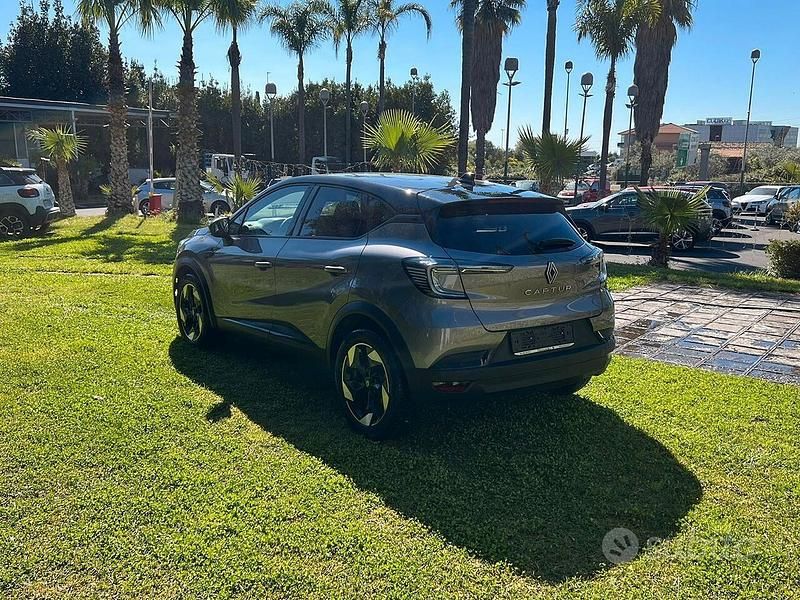 Usata Renault Captur Techno 91 CV (66 kW) 2025 Grigio SUV