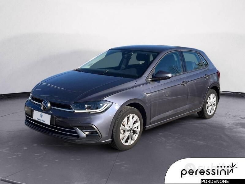 Grigio Usata 2024 VW Polo Style Tre volumi | 20.500 € (Buon prezzo) - Immagine 1/4