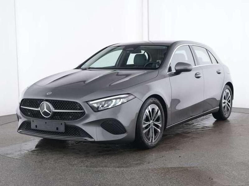 Grigio Usata 2024 Mercedes A200 Tre volumi | 27.900 € (Super prezzo) - Immagine 1/4