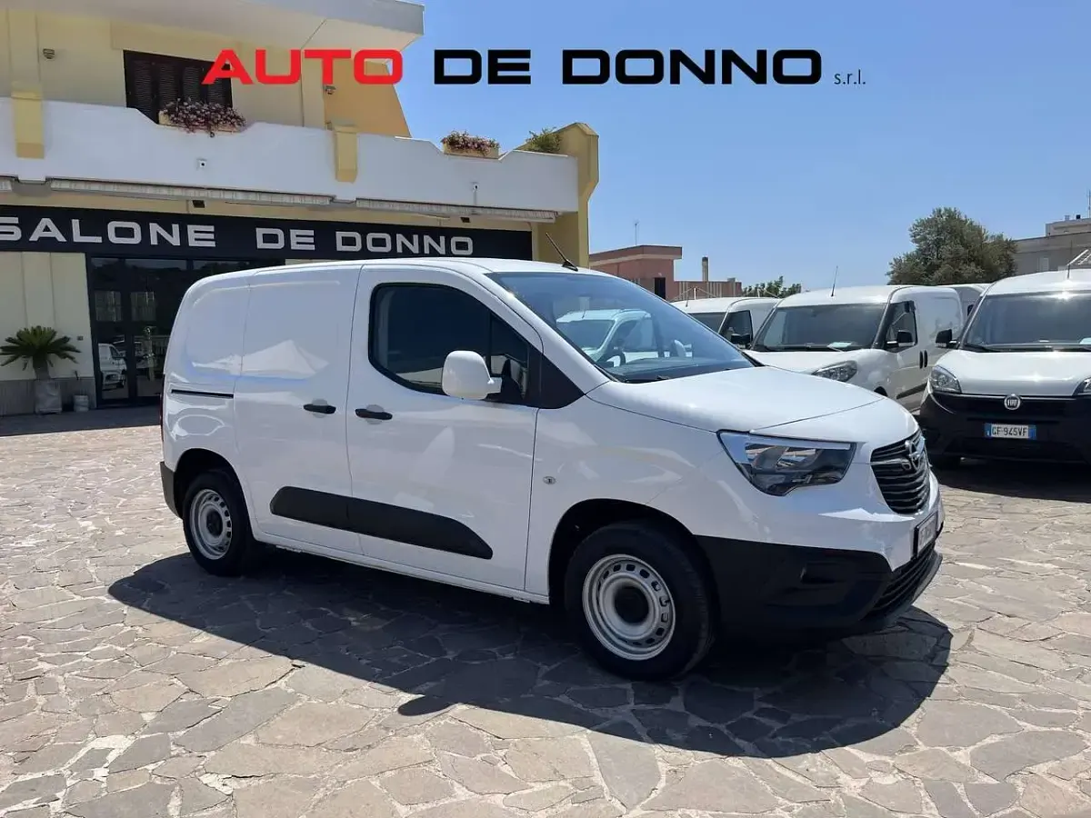 Usata Opel Combo 102 CV (75 kW) 2021 Bianco Monovolume