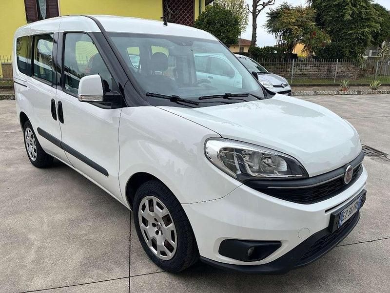 Usata Fiat Doblò 120 CV (88 kW) 2015 Bianco Monovolume