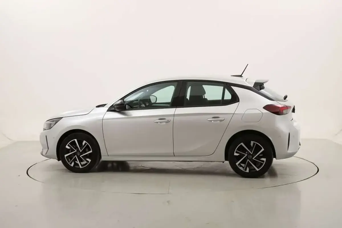 Begagnad Opel Corsa 101 HK (74 kW) 2025 Silver Halvkombi