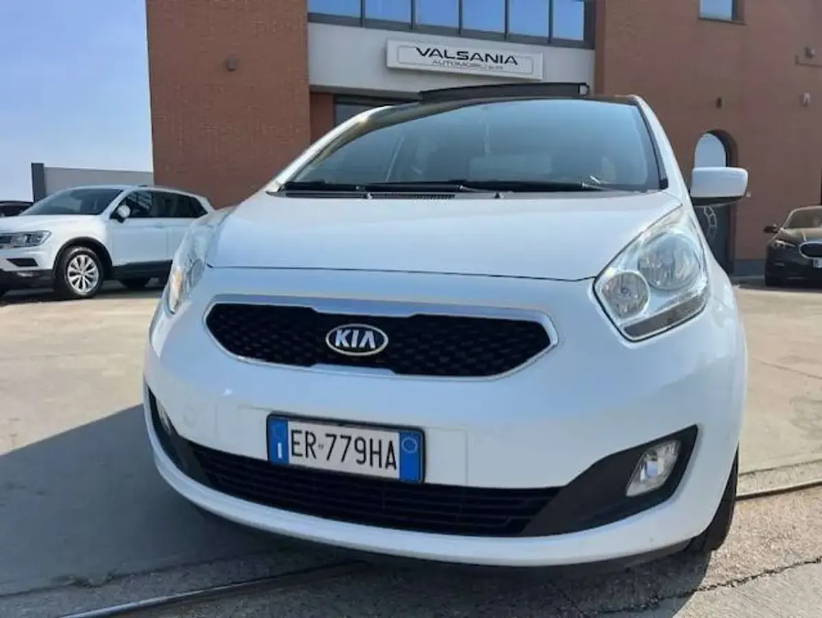 Usata Kia Venga Active 90 CV (66 kW) 2013 Bianco Utilitaria