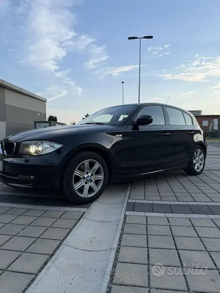 Usata BMW 118 Comfort Edition 143 CV (105 kW) 2009 Nero Utilitaria