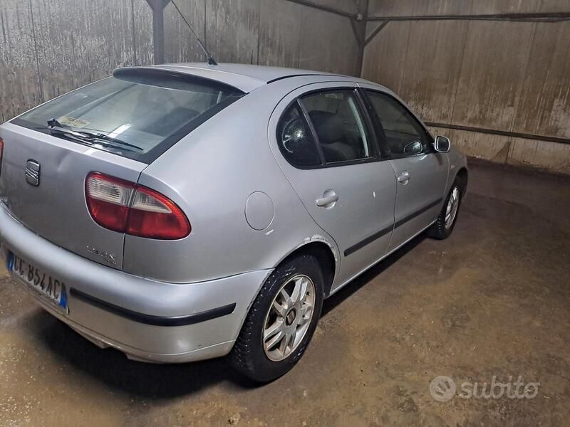 Usata 2003 Seat Leon Tre volumi | 1800 € (Ottimo prezzo) - Immagine 1/4