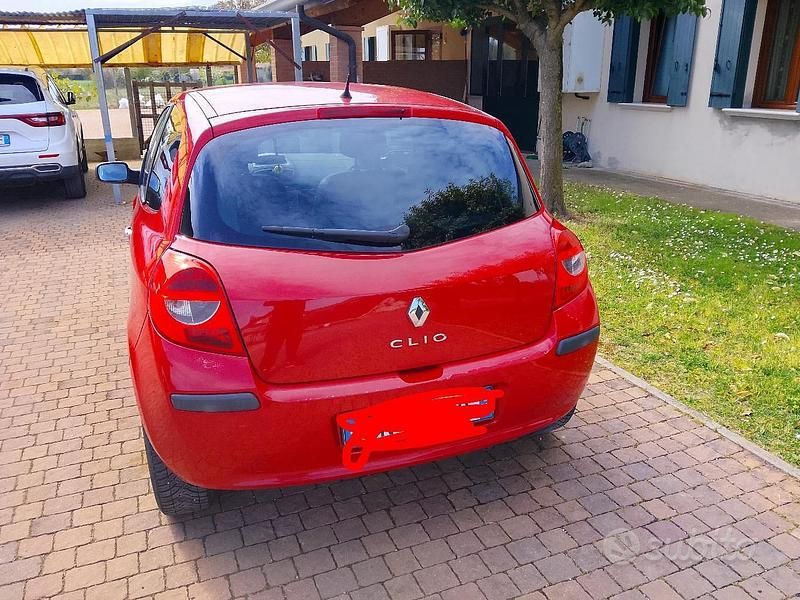 Usata Renault Clio III 105 CV (77 kW) 2008 Berlina