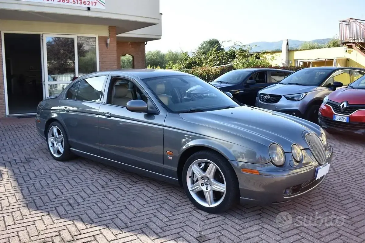 Usata Jaguar S-Type Supercharged 396 CV (291 kW) 2003 Grigio Berlina