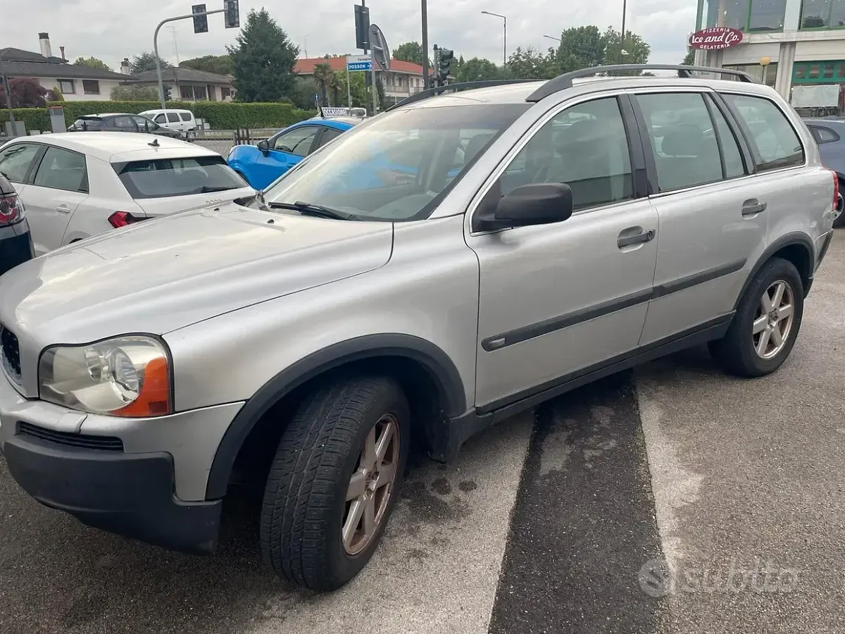 Usata Volvo XC90 185 CV (136 kW) 2005 Grigio SUV