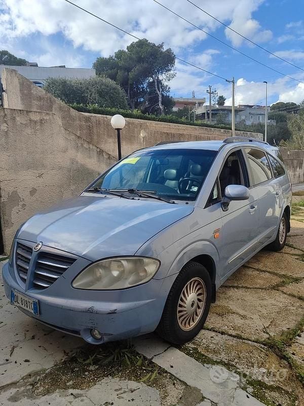 Usata Ssangyong (KGM) Rodius 165 CV (121 kW) 2007 Grigio Monovolume