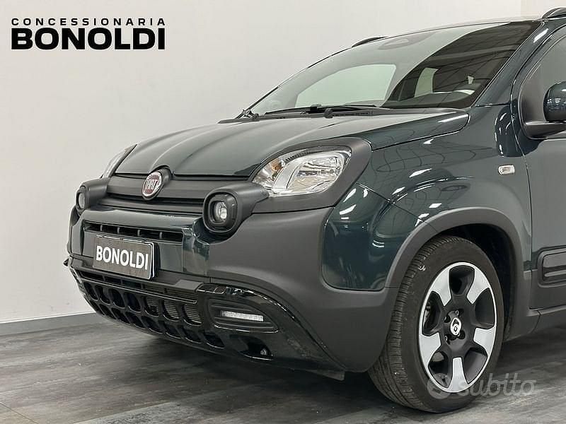 Usata Fiat Panda Cross 70 CV (51 kW) 2025 Verde Utilitaria