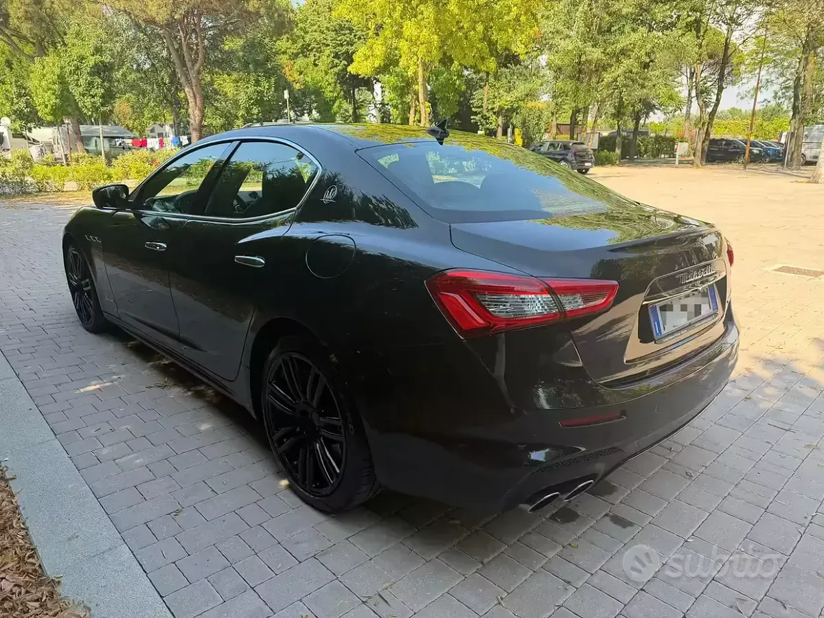 Usata Maserati Ghibli 250 CV (183 kW) 2020 Nero Berlina