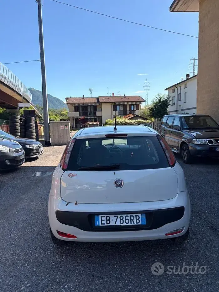Usata Fiat Punto Evo 75 CV (55 kW) 2010 Bianco Utilitaria