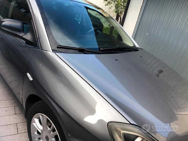 Usata Lancia Delta 120 CV (88 kW) 2011 Grigio Utilitaria