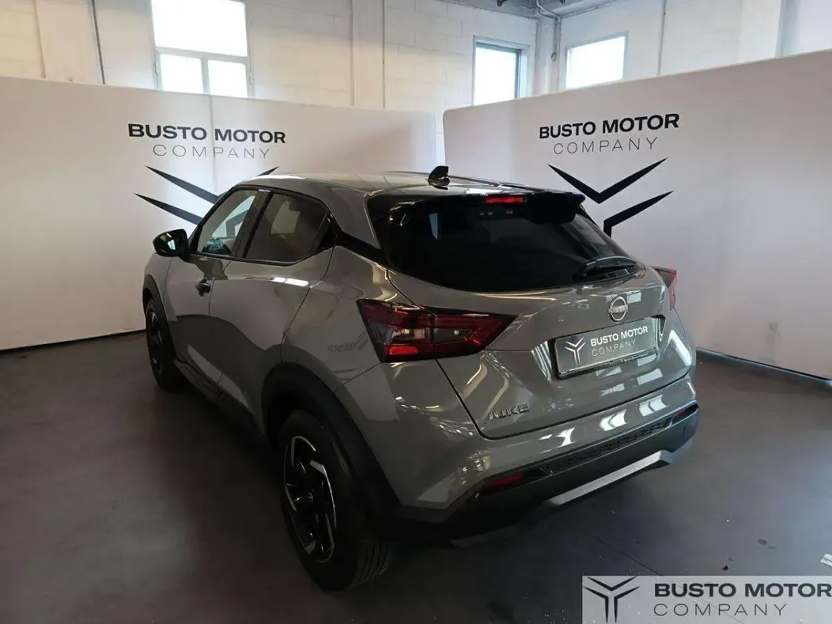 Usata Nissan Juke N-Connecta 143 CV (105 kW) 2023 Grigio / metallizzato SUV
