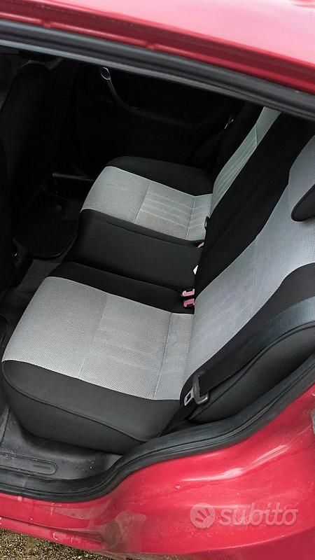 Usata Alfa Romeo 147 120 CV (88 kW) 2007 Rosso Utilitaria