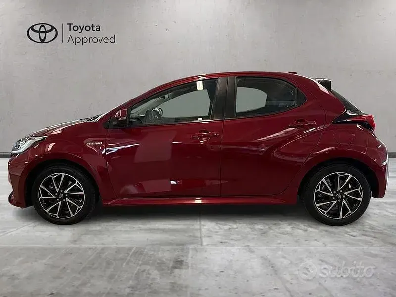 Usata Toyota Yaris Hybrid Trend 116 CV (85 kW) 2021 Rosso Berlina