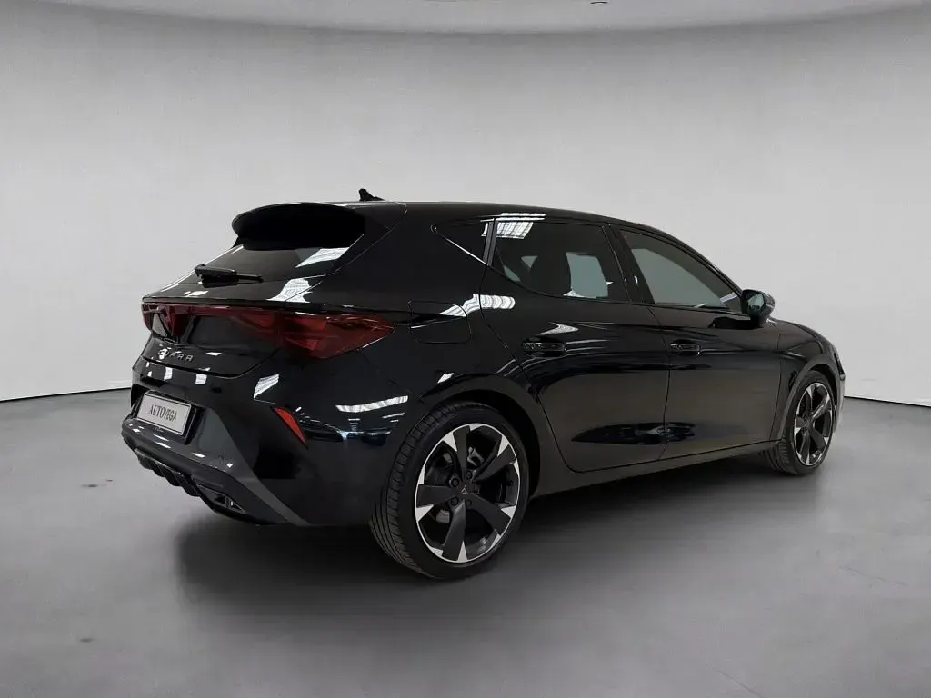 Usata Cupra Leon 150 CV (110 kW) 2025 Nero / pastello Berlina