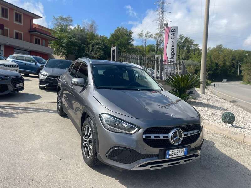 Grigio Usata 2021 Mercedes GLA200 Executive SUV | 31.499 € (Buon prezzo) - Immagine 1/4