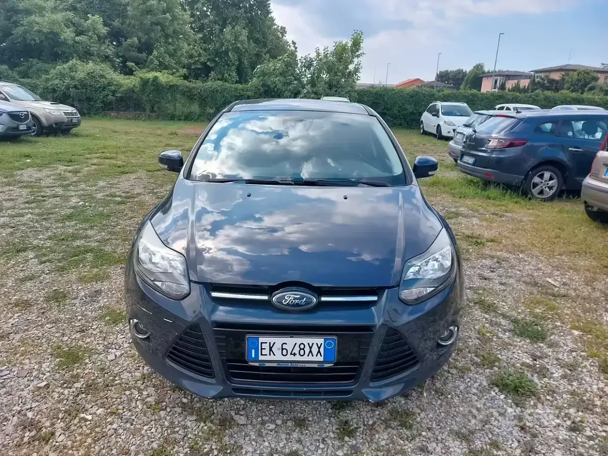 Usata Ford Focus Titanium 150 CV (110 kW) 2012 Blu Berlina