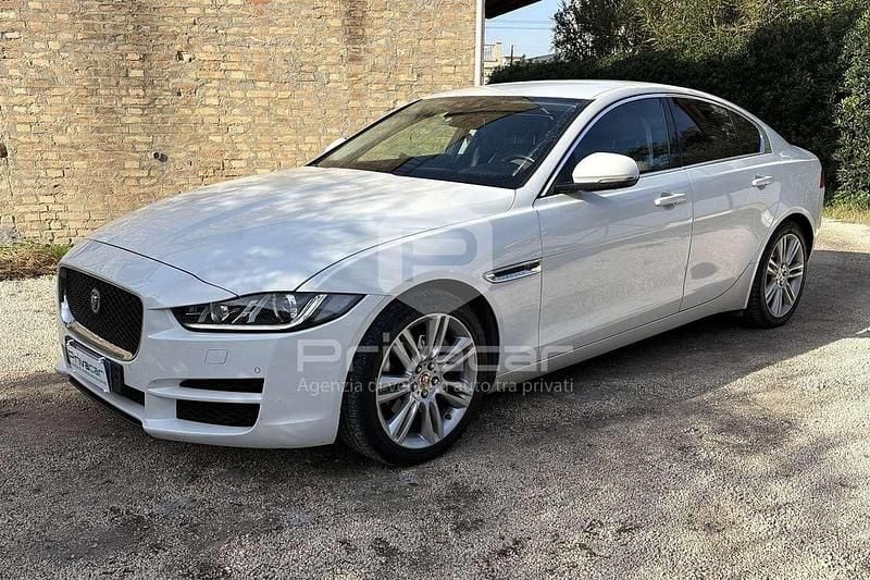 Bianco Usata 2016 Jaguar XE Prestige Tre volumi | 13.300 € (Buon prezzo) - Immagine 1/4