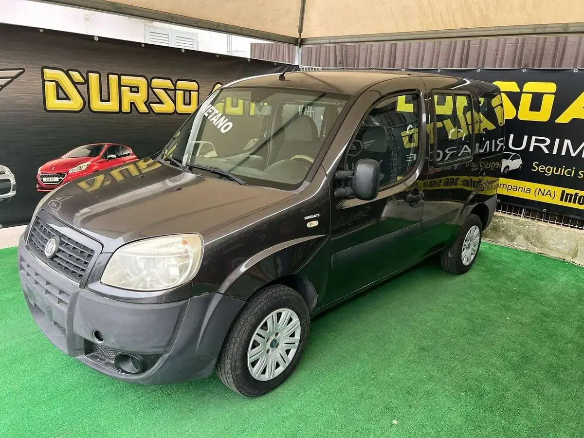 Usata Fiat Doblò Active 103 CV (75 kW) 2008 Grigio Monovolume
