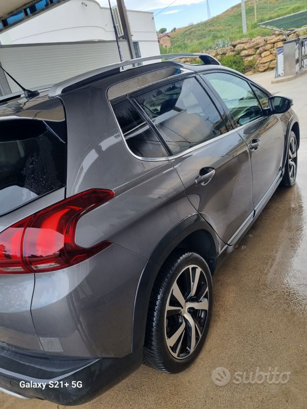 Usata Peugeot 2008 Allure 100 CV (73 kW) 2017 Grigio SUV