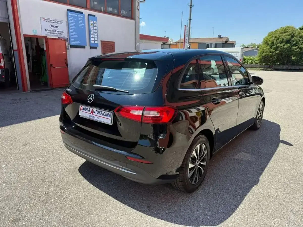 Usata Mercedes B180 116 CV (85 kW) 2022 Nero Utilitaria